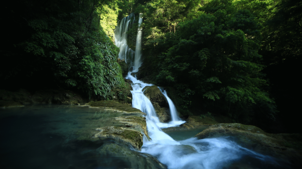 air terjun lokomboro