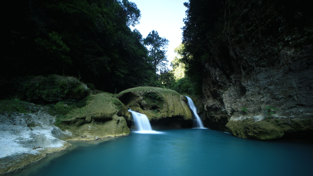 air terjun lokomboro wisata sumba barat daya