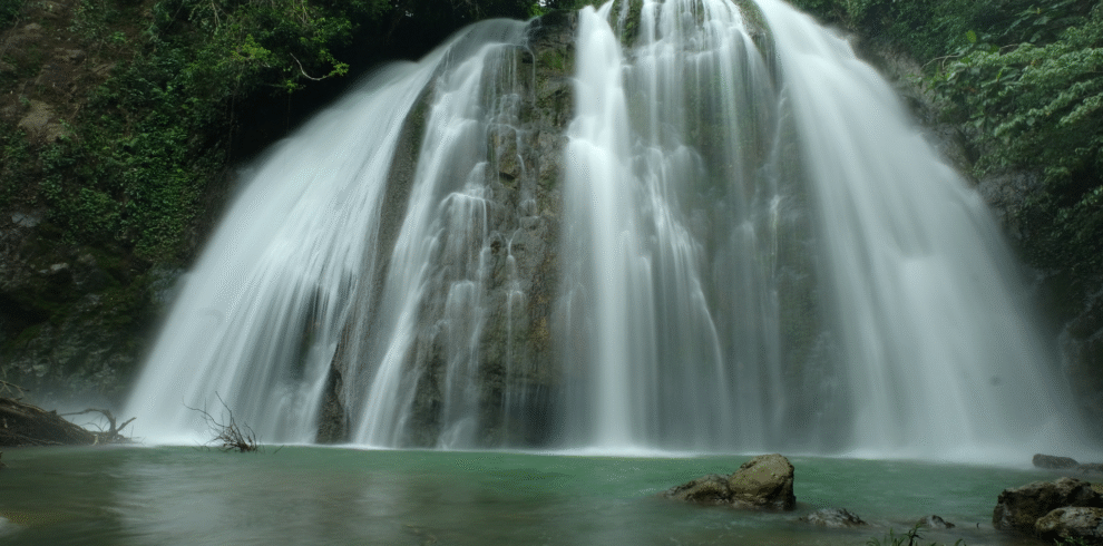 air terjun pabeti lakera