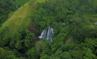 air terjun pabeti lakera di sumba barat daya