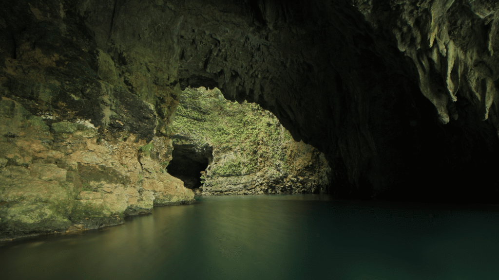 goa alam waikelo sawah sumba barat daya