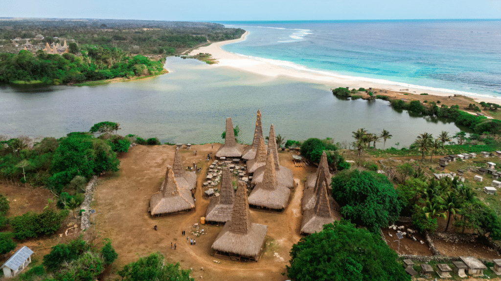 kampung adat ratenggaro sumba barat daya wisata budaya