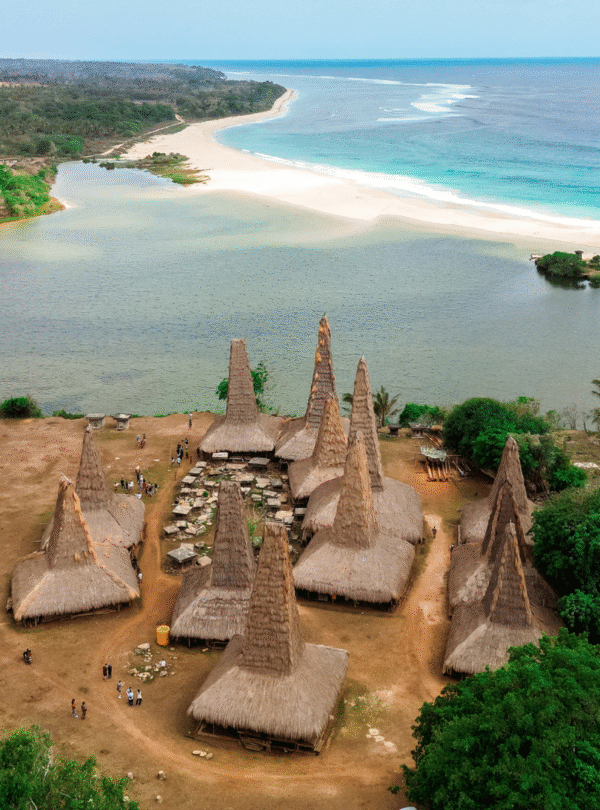 kampung adat ratenggaro sumba barat daya wisata budaya