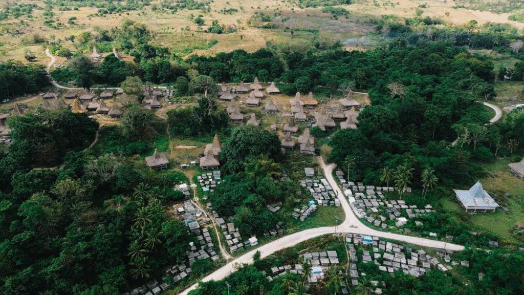 kampung adat tossi sumba barat daya sumbadaya
