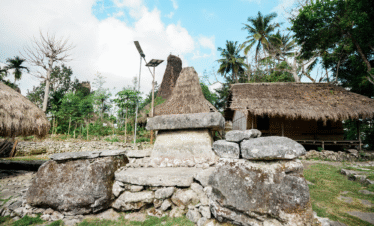 kampung adat weelewo sumba barat daya