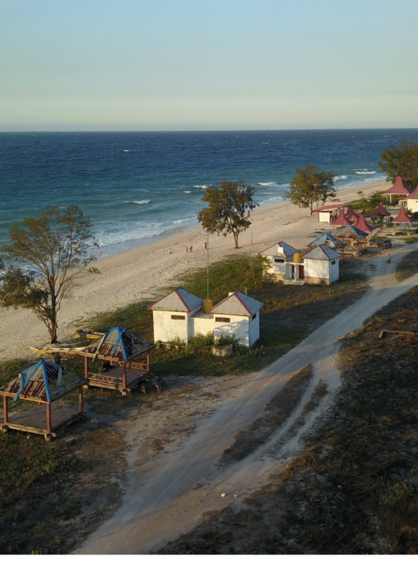 pantai mananga aba sumba barat daya