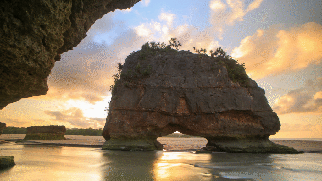 pantai watu maladong