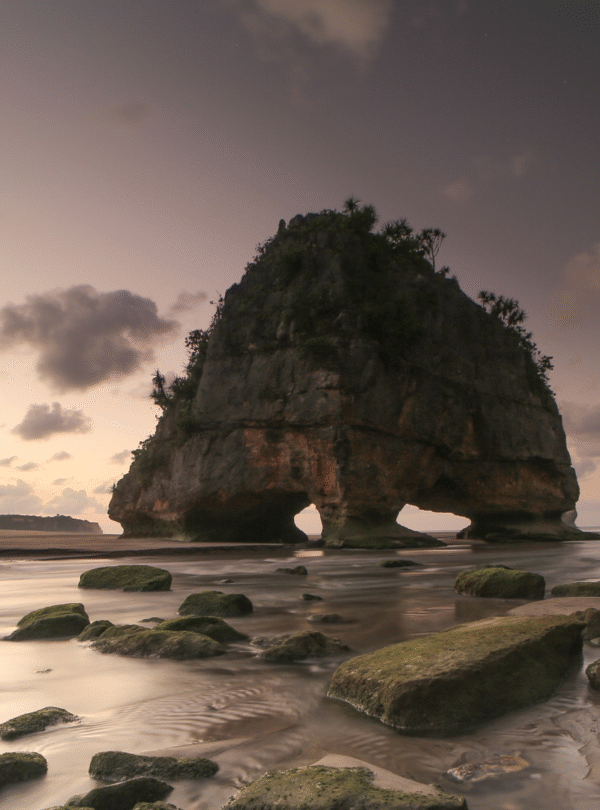 pantai watu maladong