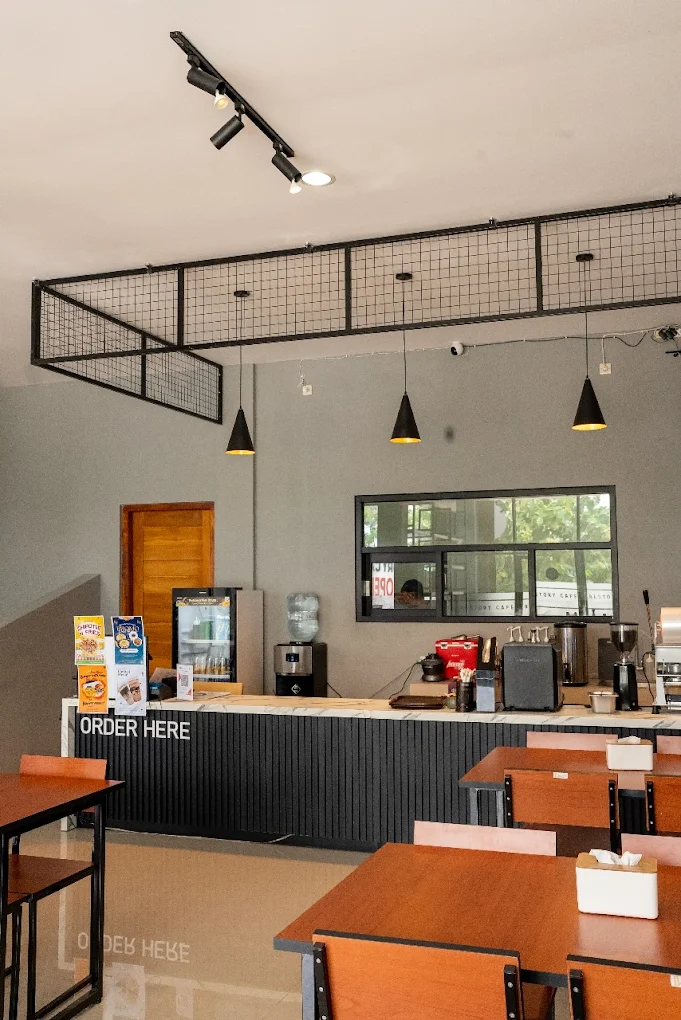 restory cafe sumba barat daya