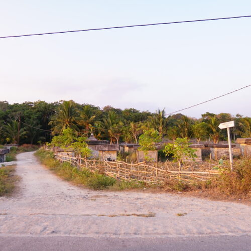 Akses jalan menuju Kampung Toda, Sumba Barat Daya